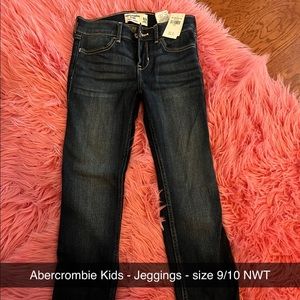 Abercrombie Kids - NWT - Jeggings size 9/10 (Girls)